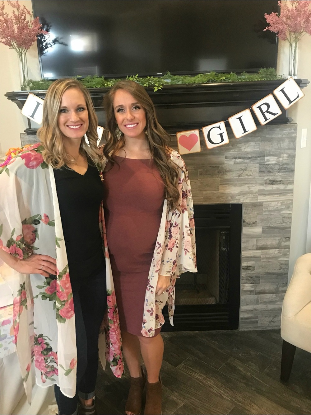 Off-Shoulder Bodycon Dress in Mauve MATERNITY - Picture 3 of 4